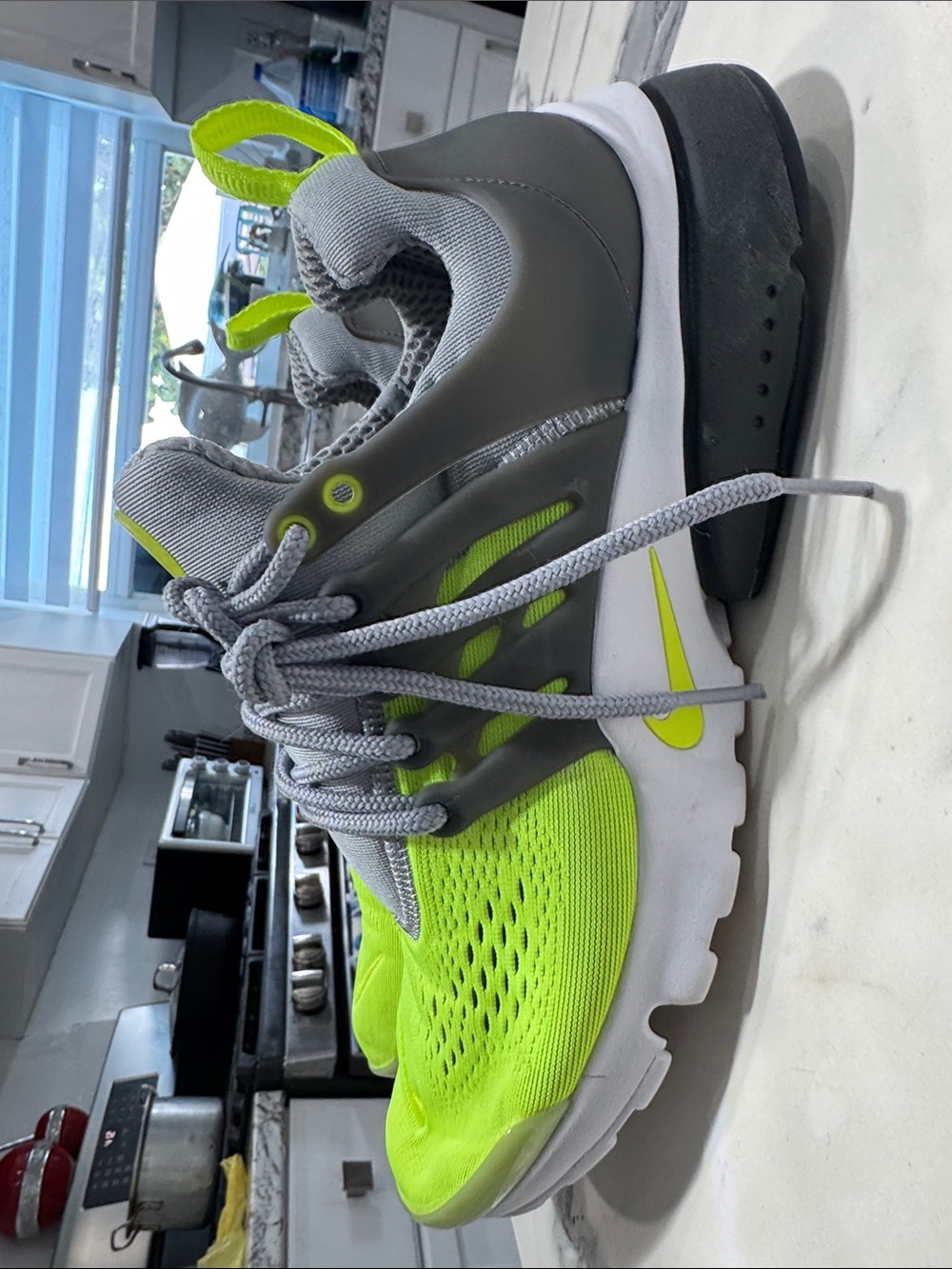 Nike Air Presto Volt